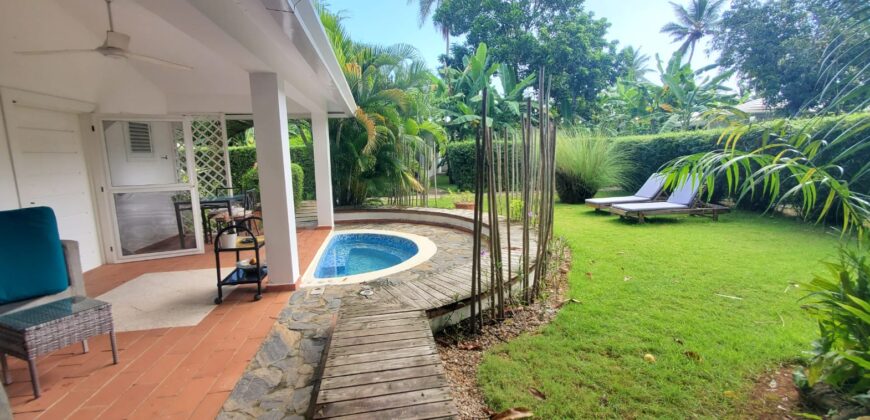 Tropical bungalow investment property, near playa Bonita