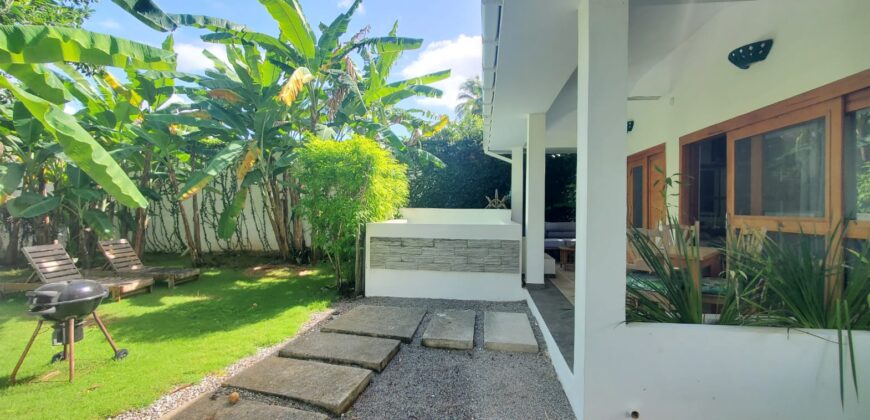 Tropical bungalow investment property, near playa Bonita